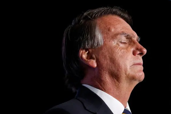 Por 4 a 1, STF condena Bolsonaro e ex-ministros por organização criminosa e tentativa de golpe de Estado