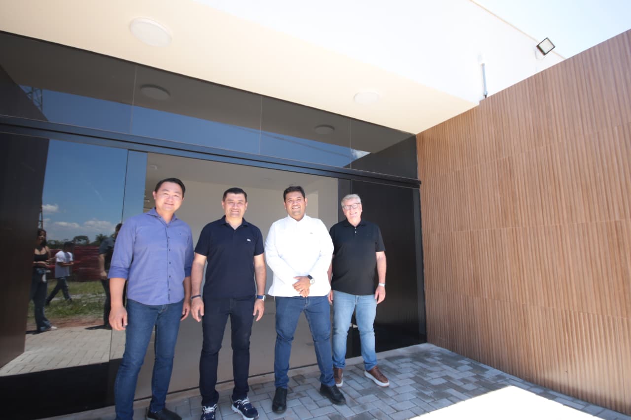 Prefeito de Suzano vistoria construção do Centro de Bem-Estar Animal
