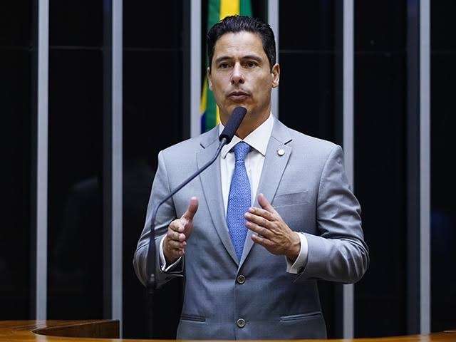 Marcio Alvino é reeleito deputado federal com 261.325 votos para o quarto mandato