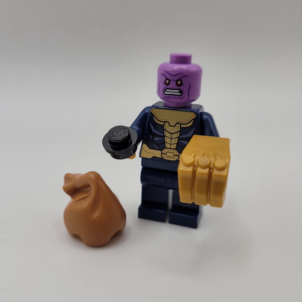 Thanos z workiem prezentów