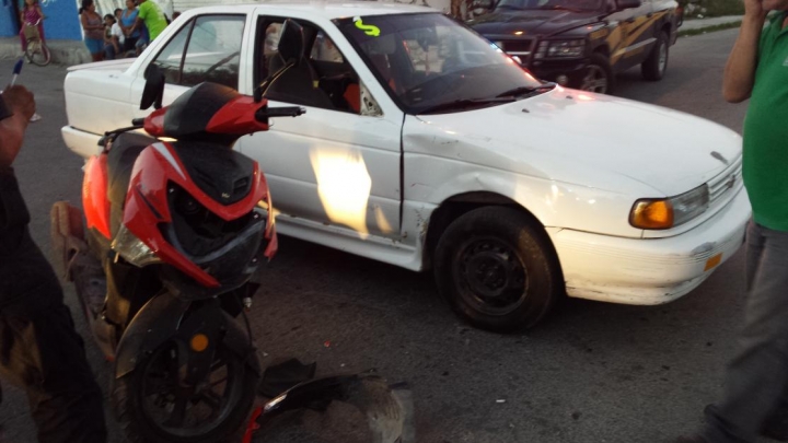Guiador se vuela un alto y atropella a motociclista en Progreso ...