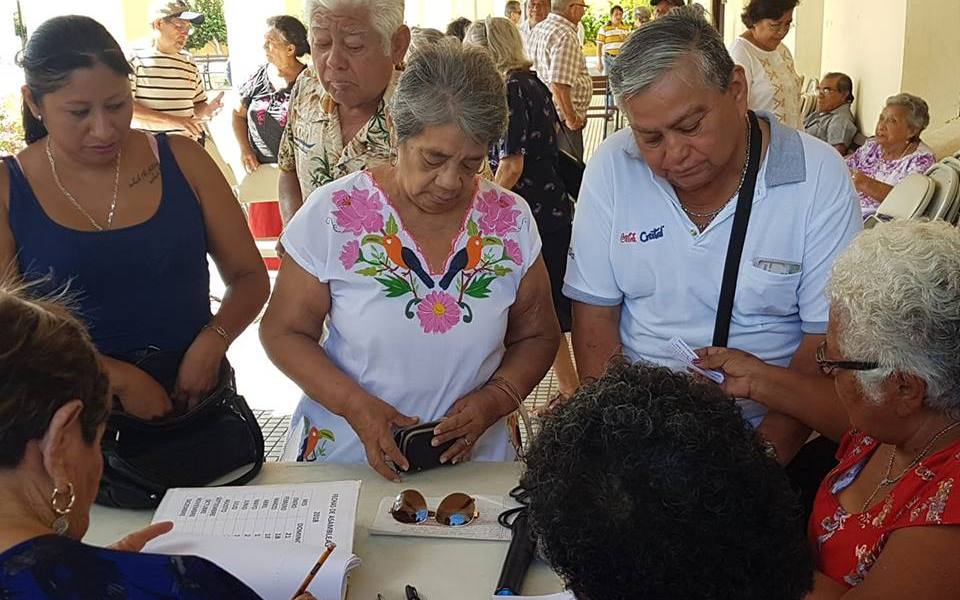 Jubilados y pensionados del IMSS denuncian falta de medicamentos ...