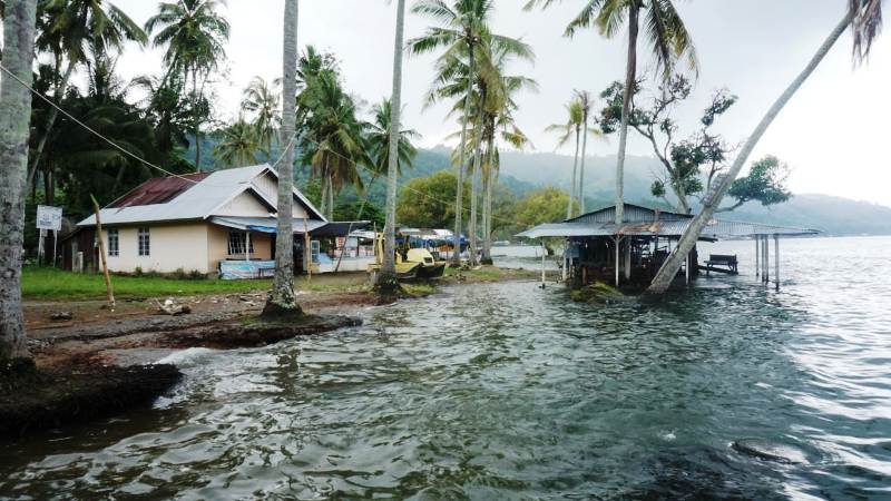 Gerbang masuk tanjung mutiara danau singkarak. Air Danau Singkarak Meluap Sebagian Kedai Kini Di Dalam Danau Prokabar