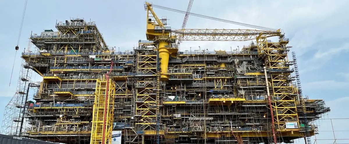 Offshore platform topsides modules under construction in a fabrication yard