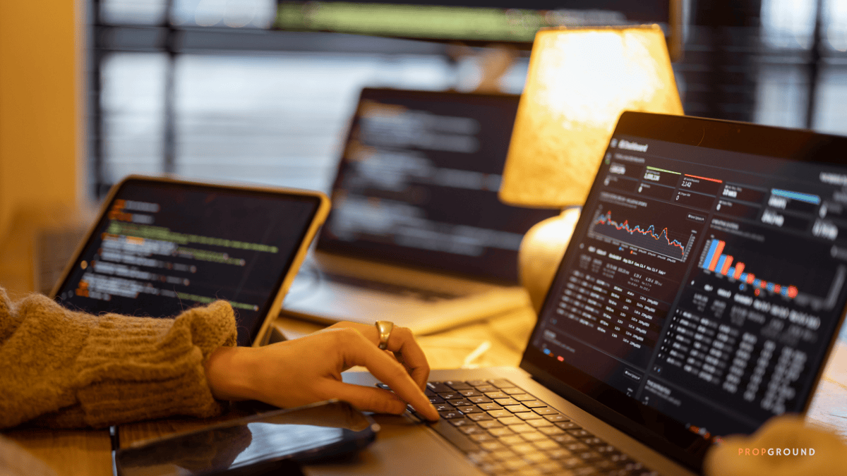 Real estate software dashboards for CRM, reporting and workflow management