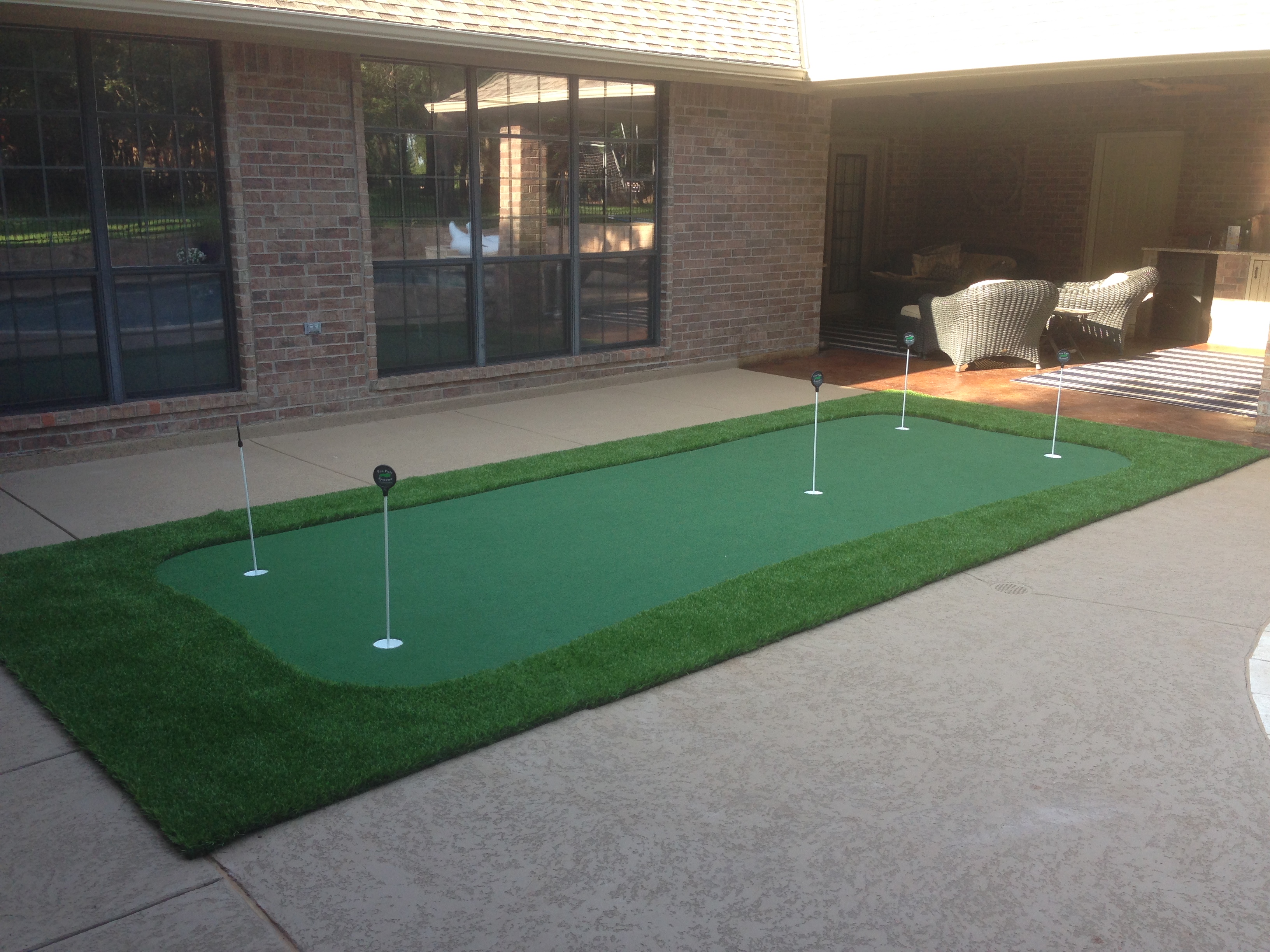 Diy indoor putting green: transform your home into a golf oasis