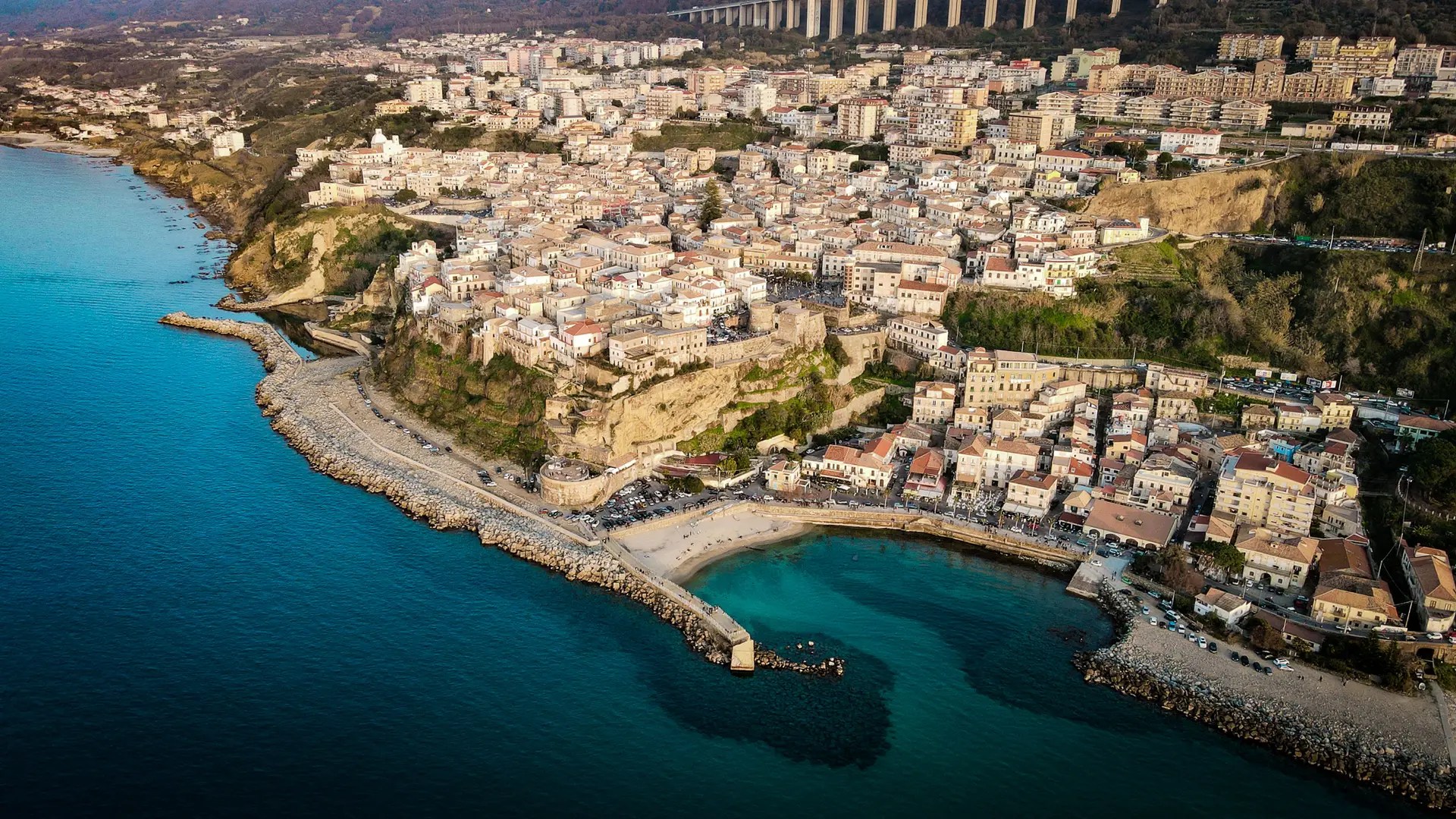 pizzo vista paese e mare drone progetto portfolio protur media