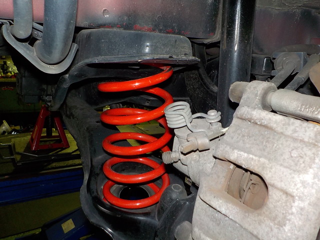 Cwffw プレマシー オートエクゼのダウンサスと四輪アライメント 持ち込み取付専門プロショップ パーツショップ プロスパー