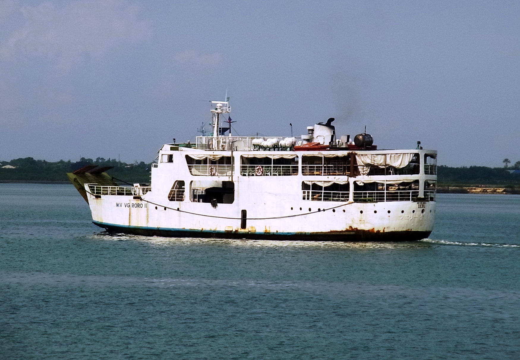A Small RORO Ship With A Cruiser Stern – Philippine Ship Spotters