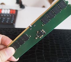 Two Chinese Firms Deliver World’s First Production 32GB DDR5-4800 Modules