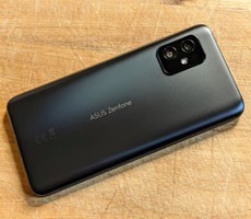 The Compact ASUS ZenFone 8 Finally Arrives Stateside With Snapdragon 888 Power