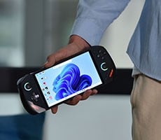 OneXFly’s Sleek And Ultra-Portable Zen 4 Gaming Handheld Is Up For Preorder