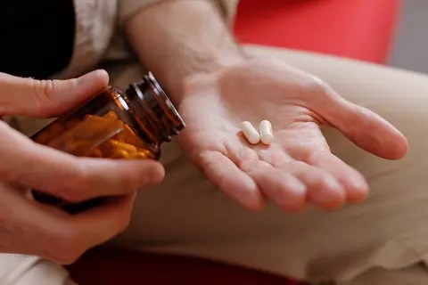 Lamotrigine for Bipolar Disorder: Benefits and Treatment Guide