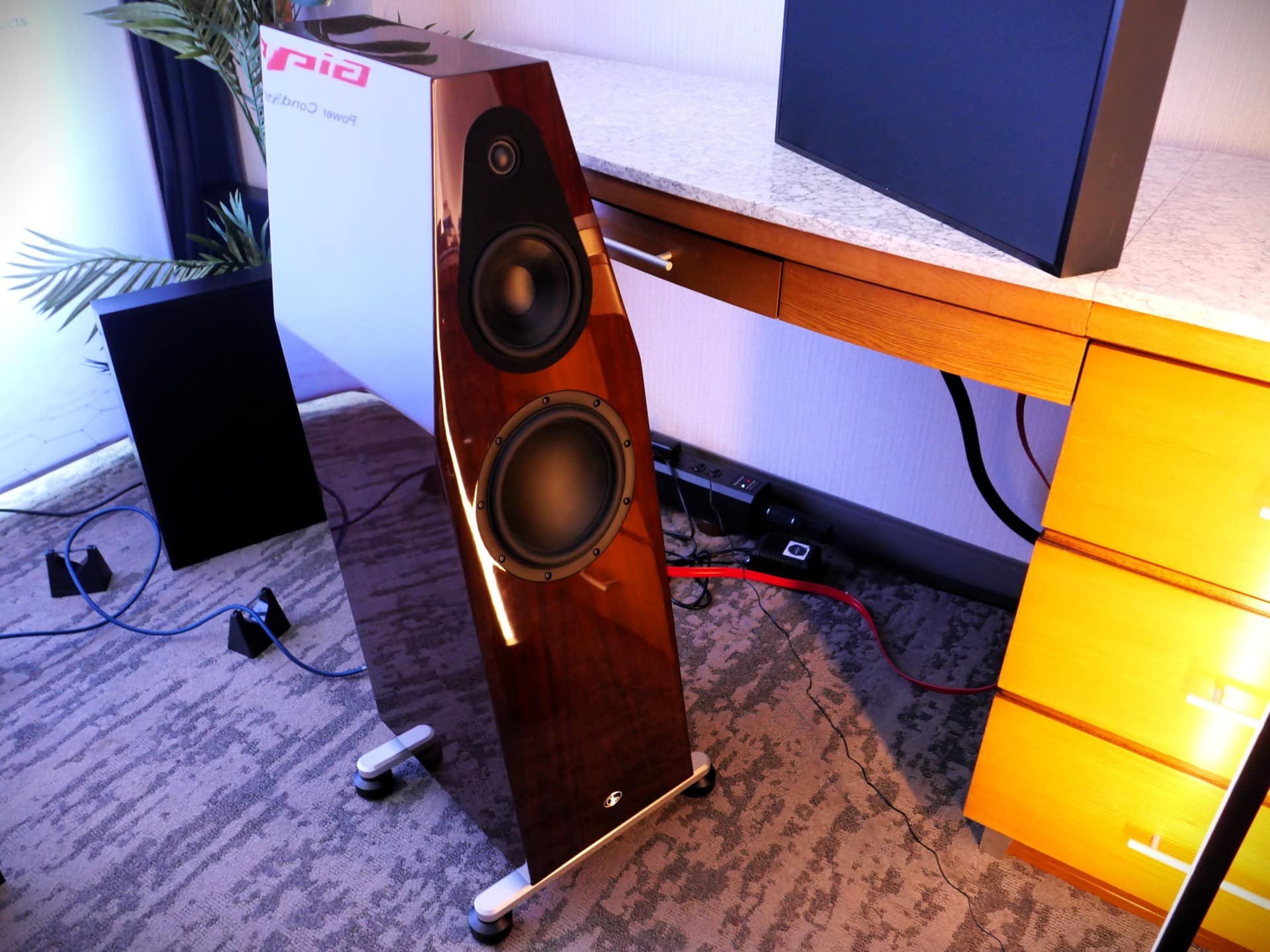 Qln Reference 9 | AXPONA 2024 - pt.AUDIO