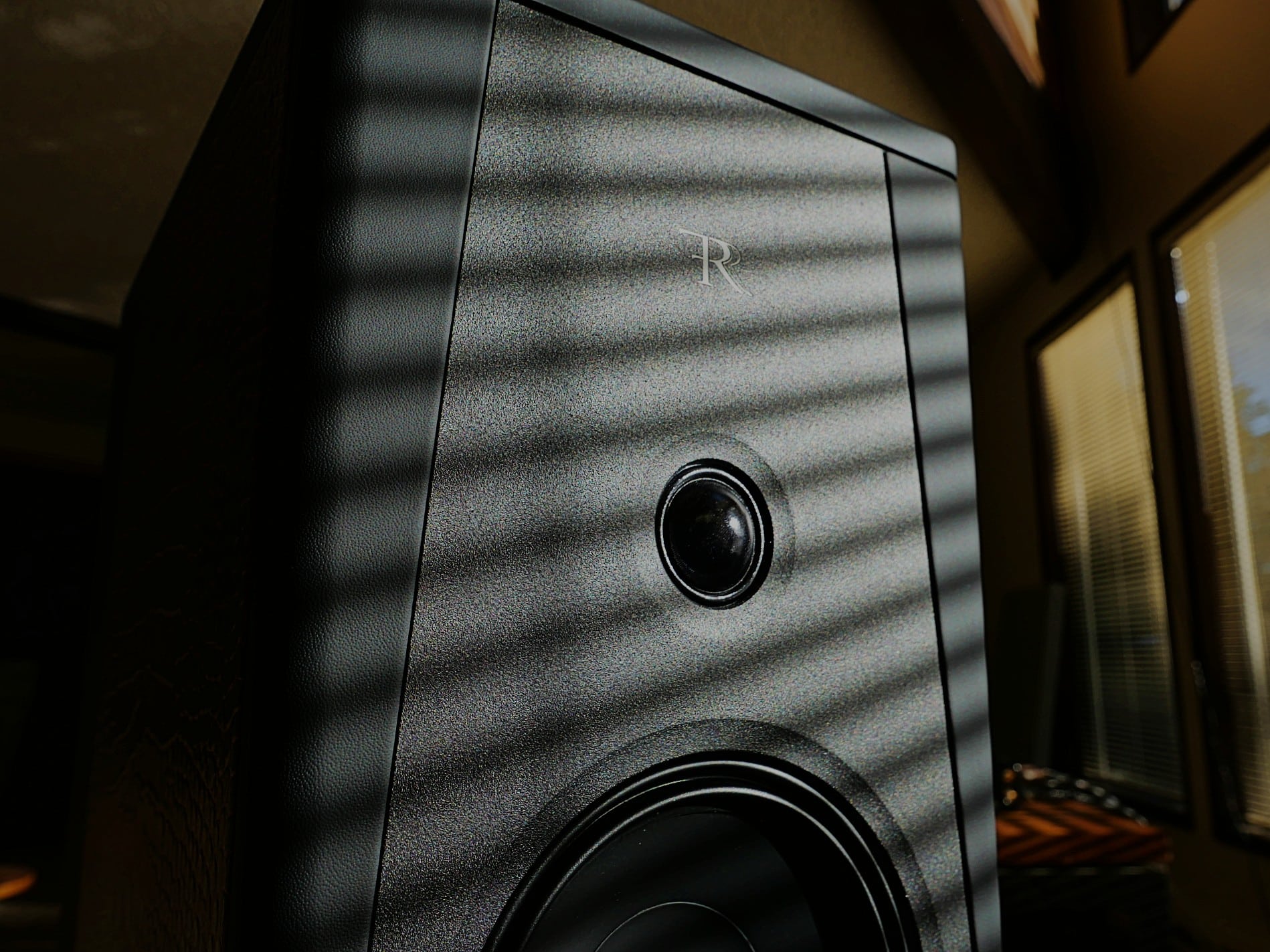 Rosso Fiorentino Arno 20 Loudspeakers | REVIEW - pt.AUDIO