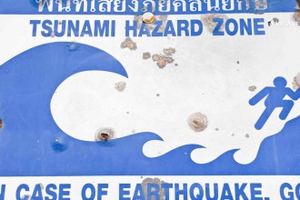 Flight Freeze Across Hawaiian Islands Strands Travelers in Shelters