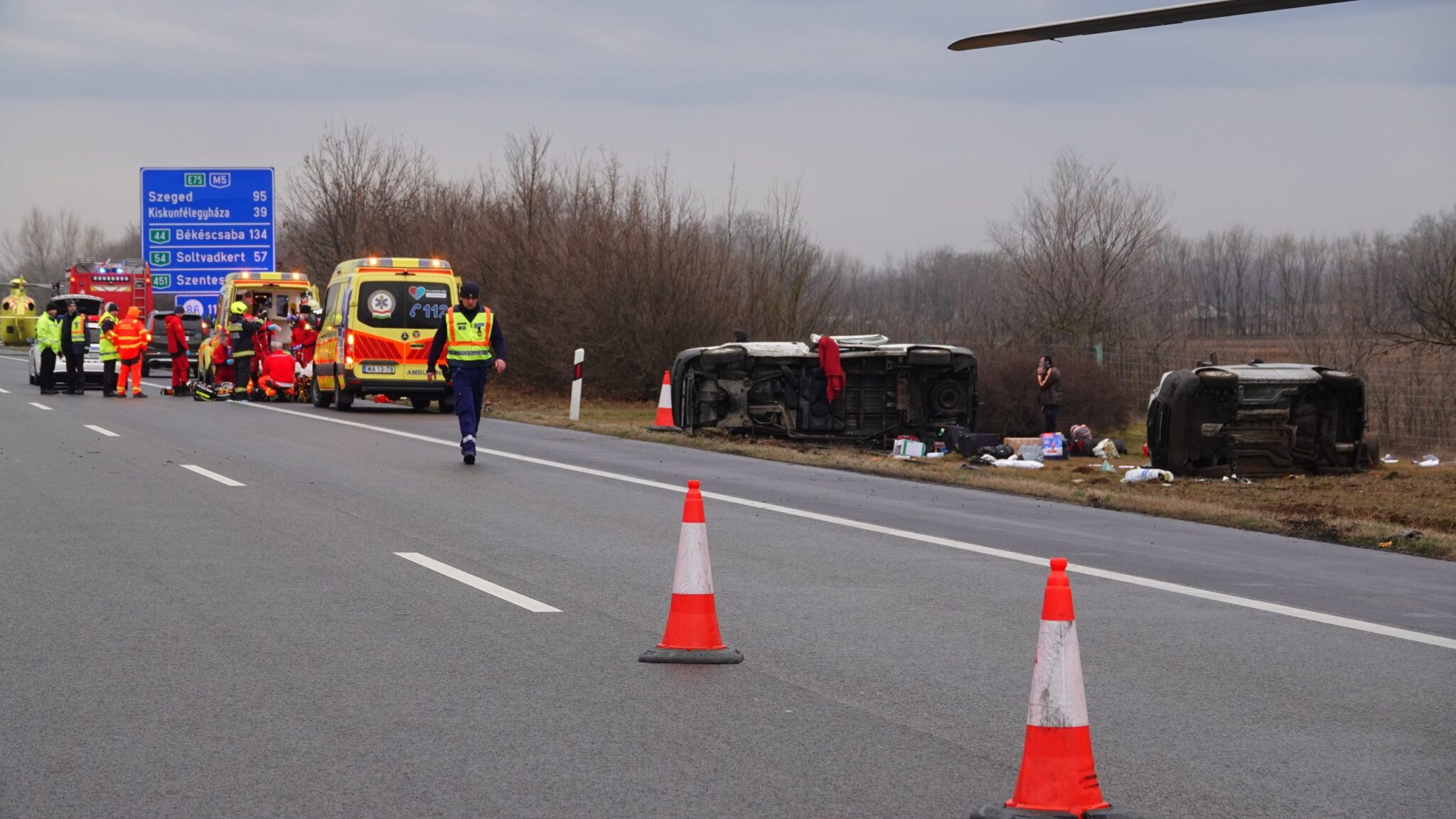Microbuz românesc implicat într-un grav accident în Ungaria