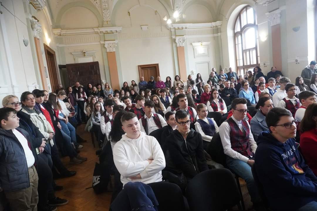 Cine sunt cei mai buni elevi la matematică din județ. Lista completă a câștigătorilor concursului  „Simon Petru” ediția XXII 