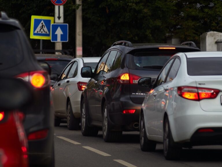 România a înregistrat cea mai mare creștere din UE a numărului de autoturisme la 1000 de locuitori într-un deceniu