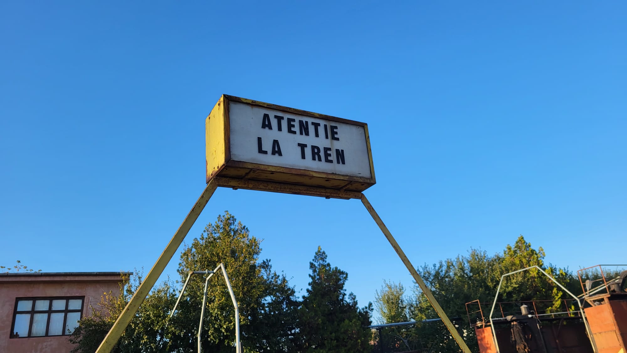 Punctul negru pentru lipsa confortului și a vitezei de deplasare a trenurilor românești