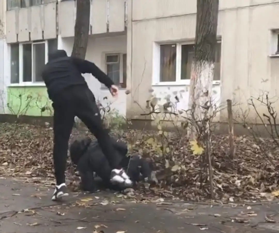 Cele mai citite știri ale săptămânii. “RSS”, gașca care bate tineri din plăcere