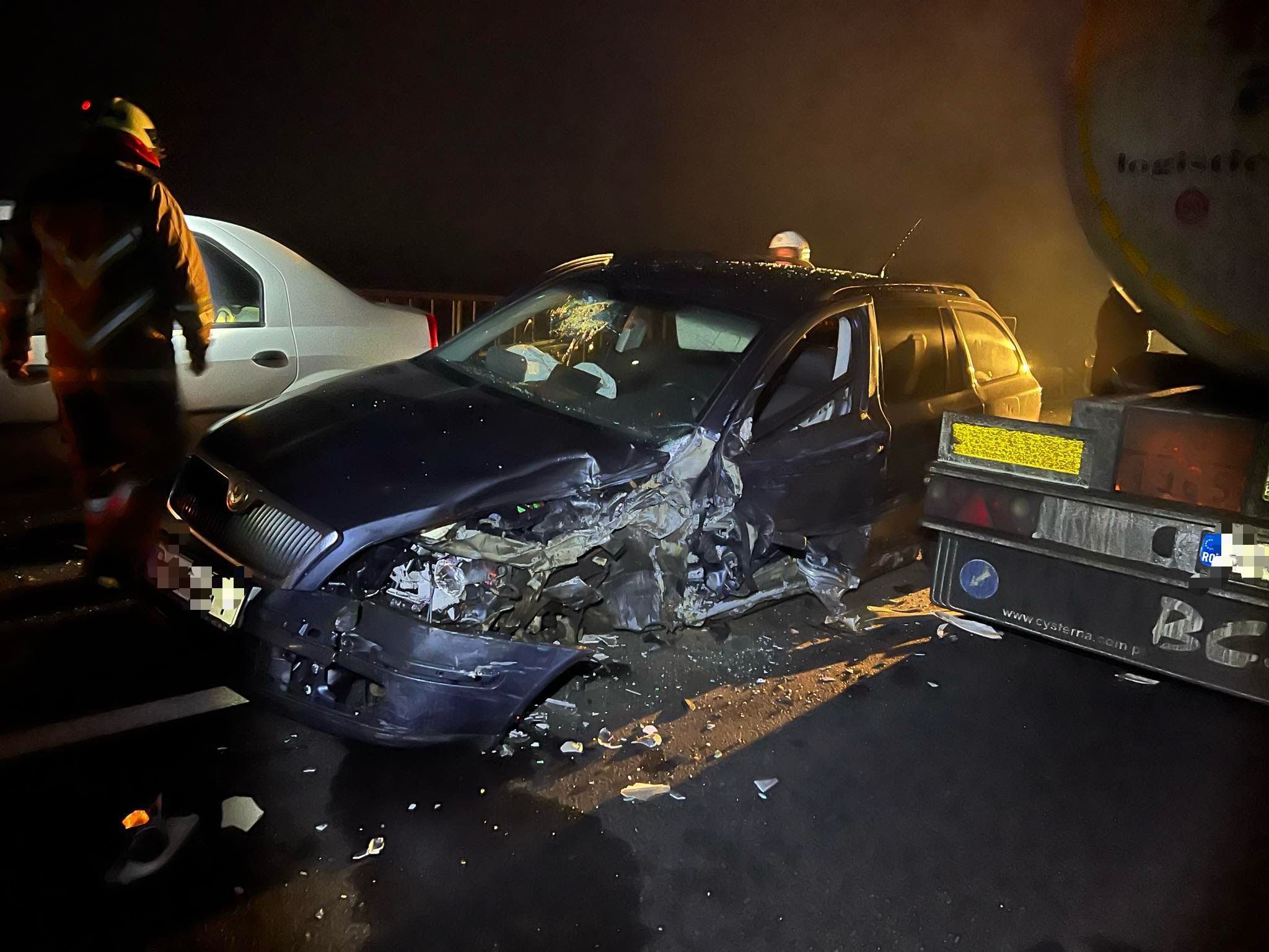Accident între un autocamion cu GPL și două autoturisme. Circulația blocată între Bălăușeri și Chendu