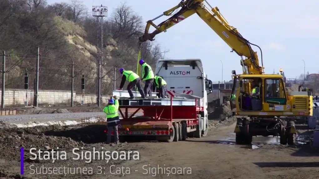 Calea ferată Brașov – Sighișoara: CFR plătește asocierii RailWorks sumele aferente ajustărilor de preț
