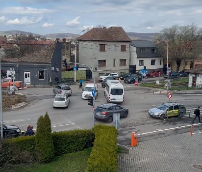 Punctul negru pentru haosul din intersecții provocat de accidentele ușoare sau de prelungita tranziție la semaforizarea Smart
