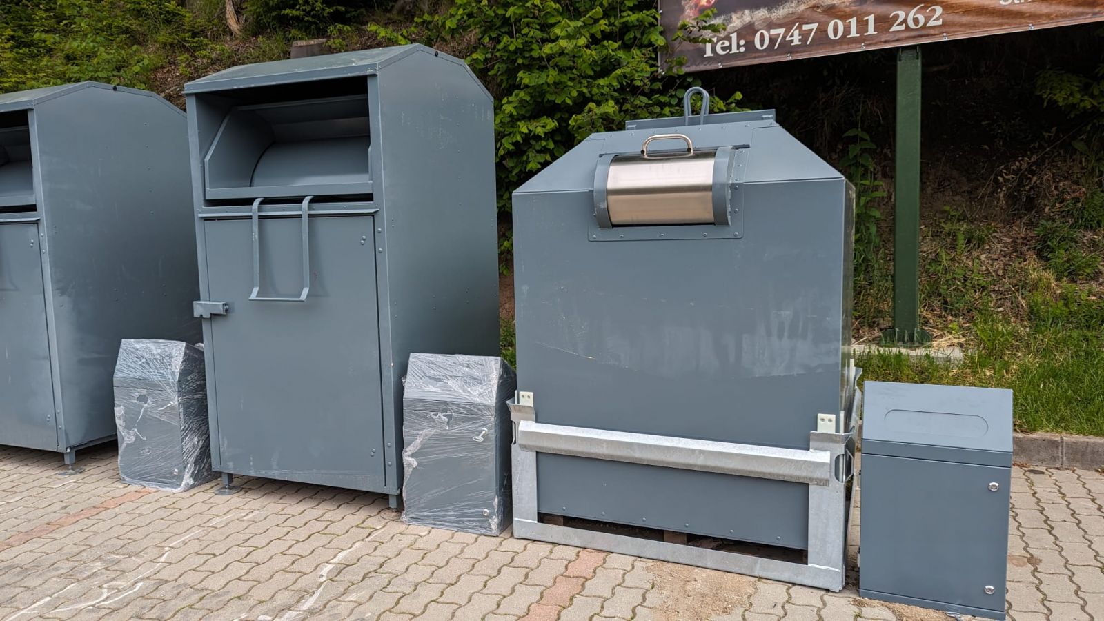 Mai multe containere anti-urs, unice în România, au fost date în folosinţă la Băile Tuşnad
