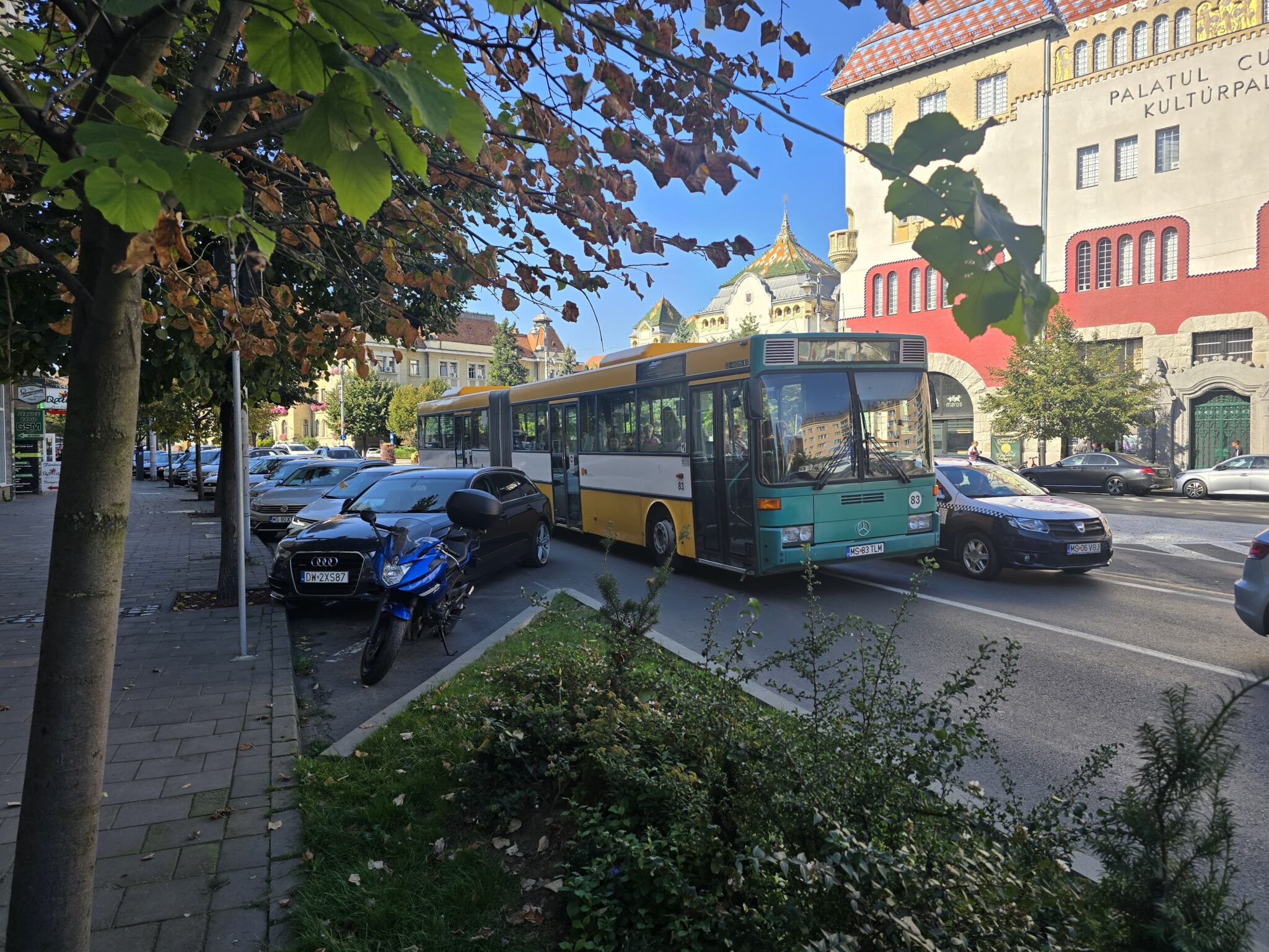 Punctul negru pentru menținerea în circulația transportului local a unor autobuze vechi cu „acordeon”