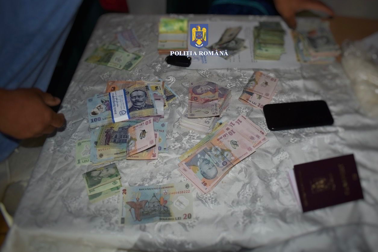 (Video) Poliția din Sovata pe urmele unor bărbați acuzați de furt calificat