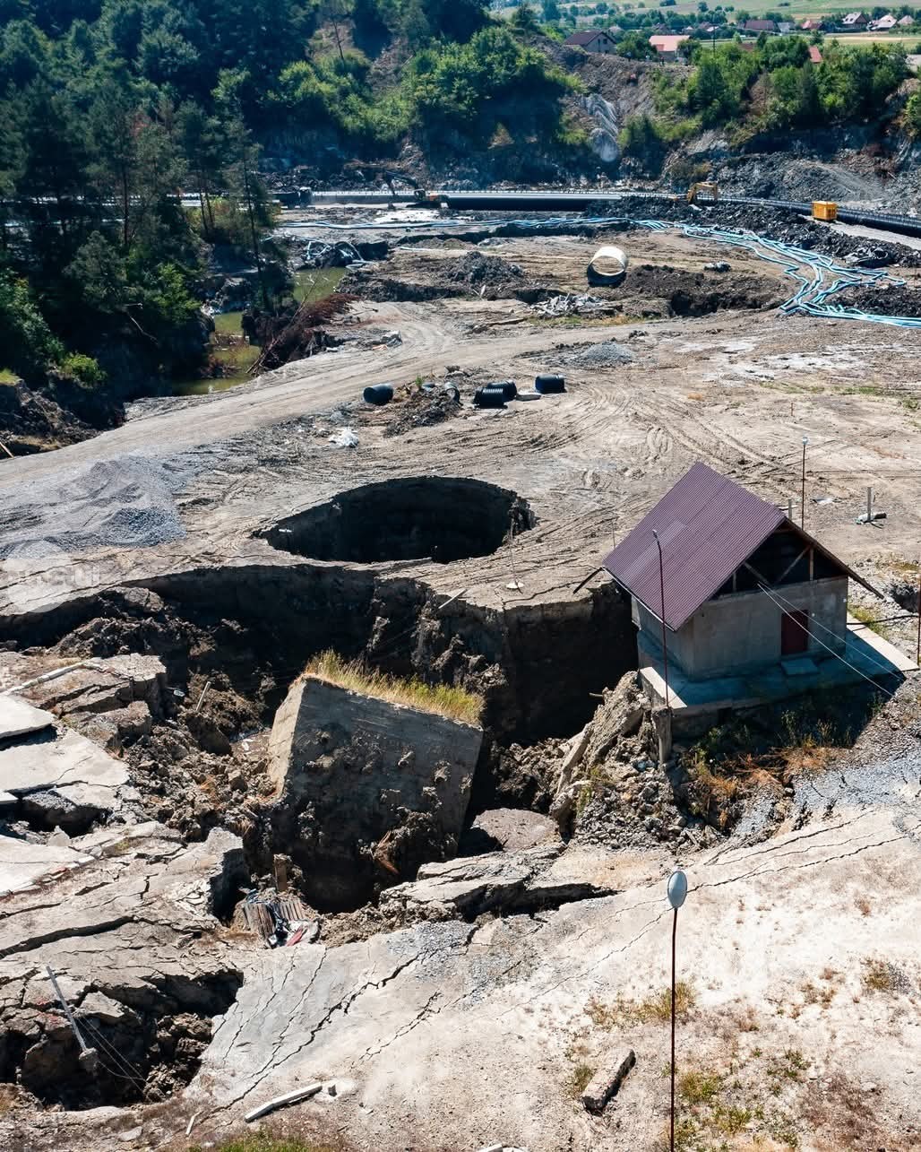 Deși în pericol de prăbușire, salina Praid nu este nici azi monitorizată seismic. Șantieriștii fac pauză de ploaie