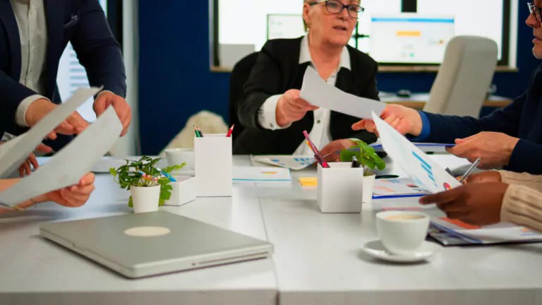 Se majorează capitalul social minim necesar pentru SRL: de la 200 la 8.000 lei