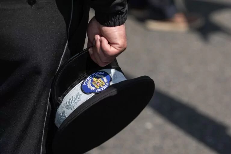 Sub 40% din cetăţenii români plătesc amenzile. În UE, rata este de 90%