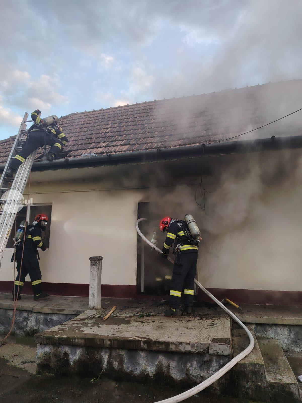 Bărbat din Crăciunești reținut pentru incendierea unei locuințe