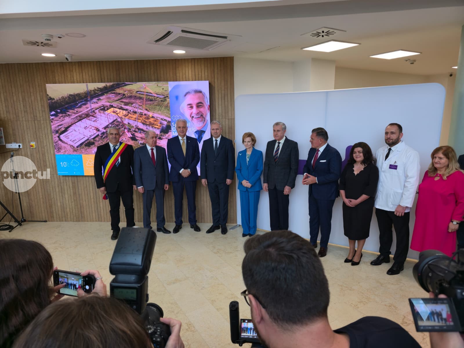 (Video) Majestatea Sa Margareta Custodele Coroanei Române, în vizită la Spitalul Oncologic Medex