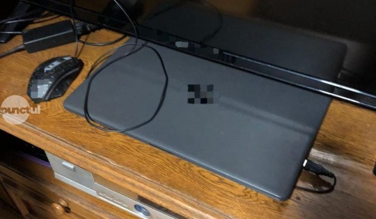 Cercetări pentru pornografie infantilă și șantaj