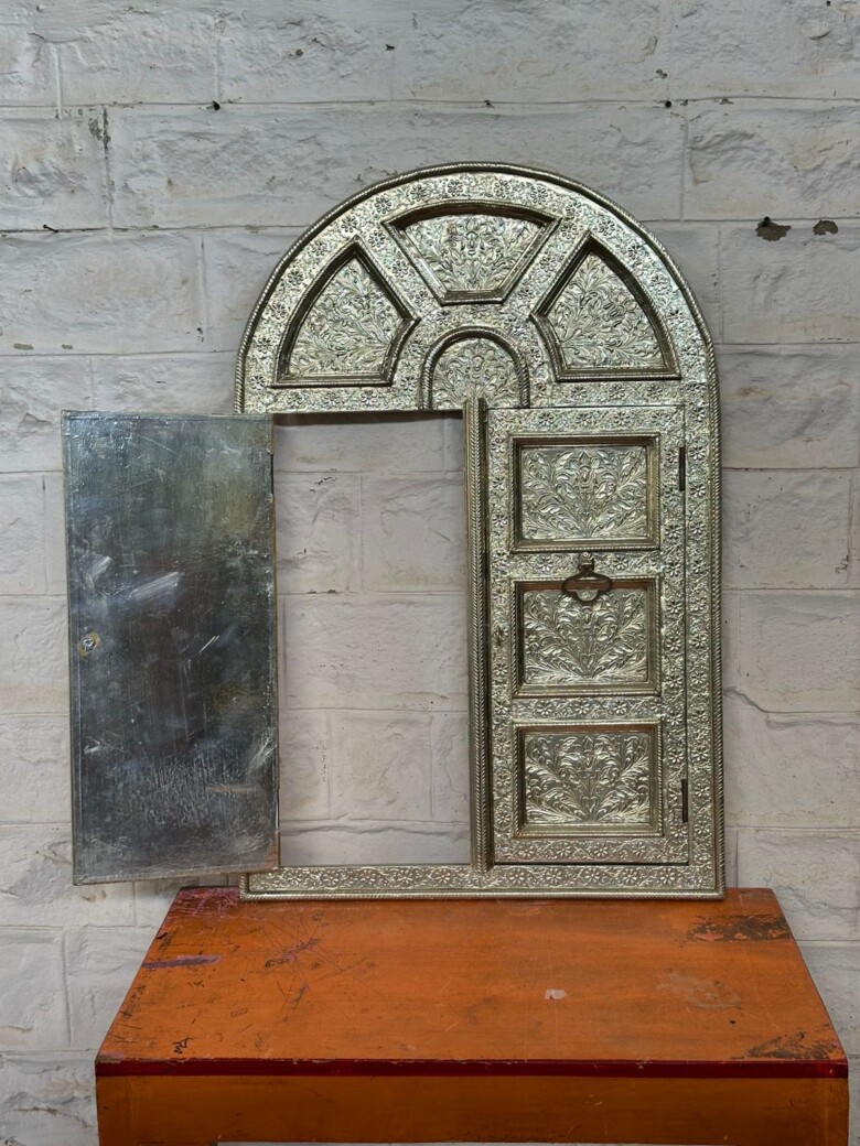 Purana Darwaza - Antique Teak Wood Furniture - Purana Darwaza