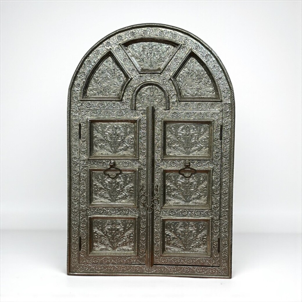 Purana Darwaza - Antique Teak Wood Furniture - Purana Darwaza