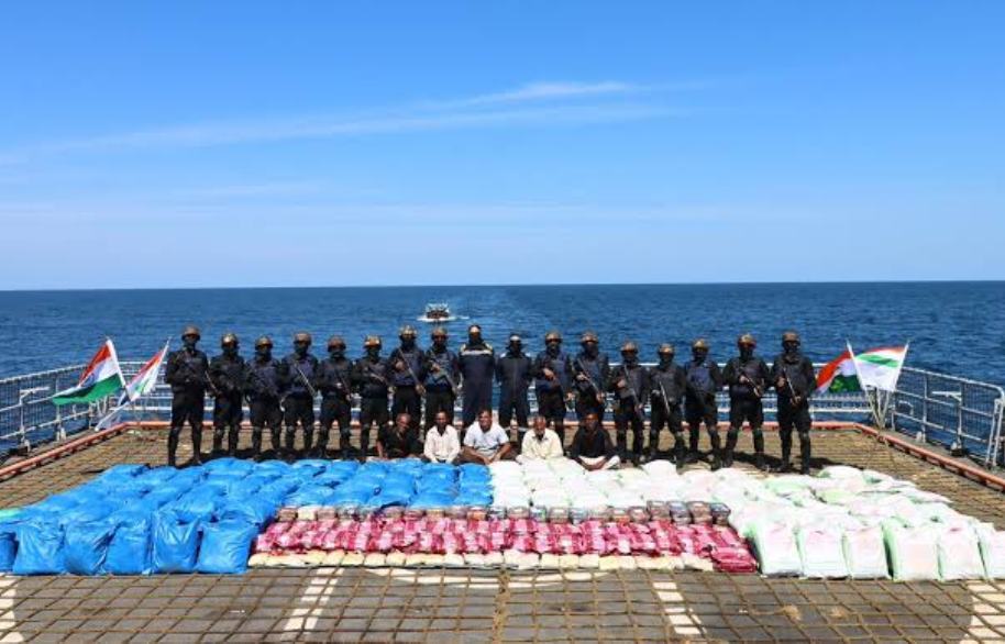 গুজৰাটৰ সমুদ্ৰ উপকূলত ৩,৩০০ কিলোগ্ৰাম ড্ৰাগছ জব্দ