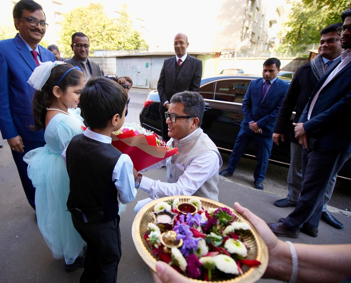 কেন্দ্ৰীয় মন্ত্ৰী পবিত্র মাৰ্ঘেৰিটাই মস্কোত উদ্বোধন কৰিলে ‘ভাৰতৰ শ্ৰেষ্ঠ’ বস্ত্ৰ মেলা, ৰপ্তানি বৃদ্ধিত গুৰুত্ব আৰোপ