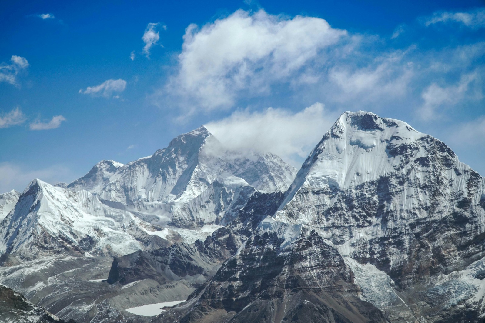 पश्चिमी हिमालय में तेजी से बढ़ रही गर्मी, 2100 तक बर्फ में भारी कमी का अनुमान: अध्ययन