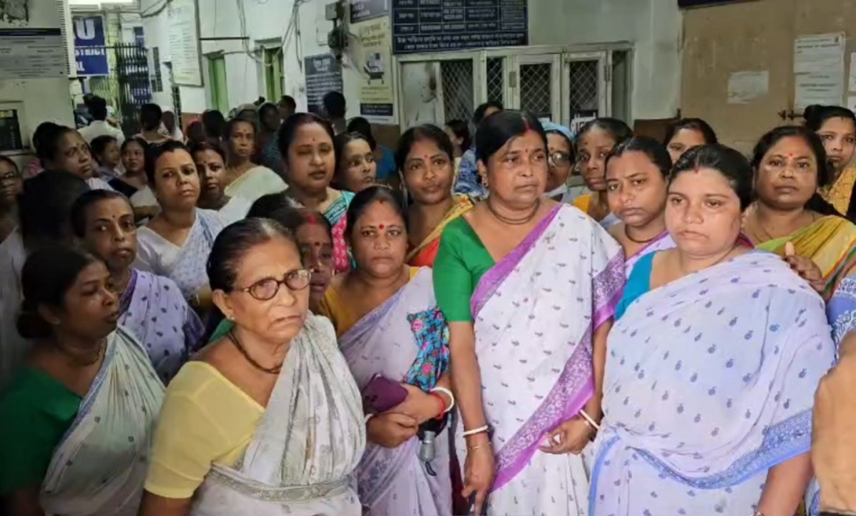 रोजगार छीनने के कगार पर बशीरहाट अस्पताल की लगभग 150 ‘आया दीदियाँ’, अगस्त के बाद प्रवेश पर रोक से गहराया संकट