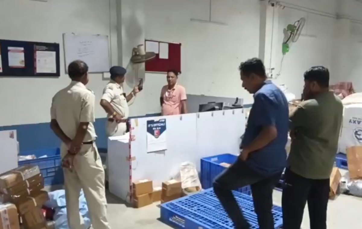 मालदा में अवैध दवा गोदाम पर पुलिस की छापेमारी, करीब 40 लाख रुपये का सामान बरामद