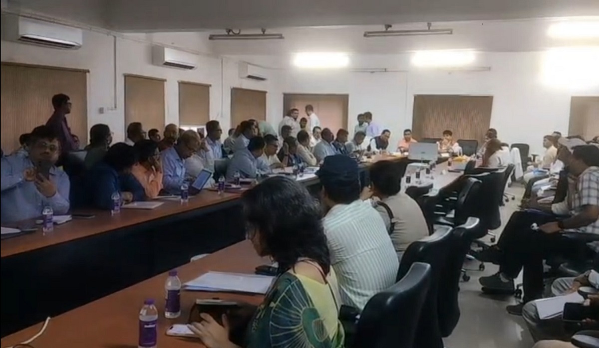 सिलीगुड़ी में चाय बागान मजदूरों के बोनस और बंद बागानों को लेकर राज्य सरकार का कड़ा निर्देश