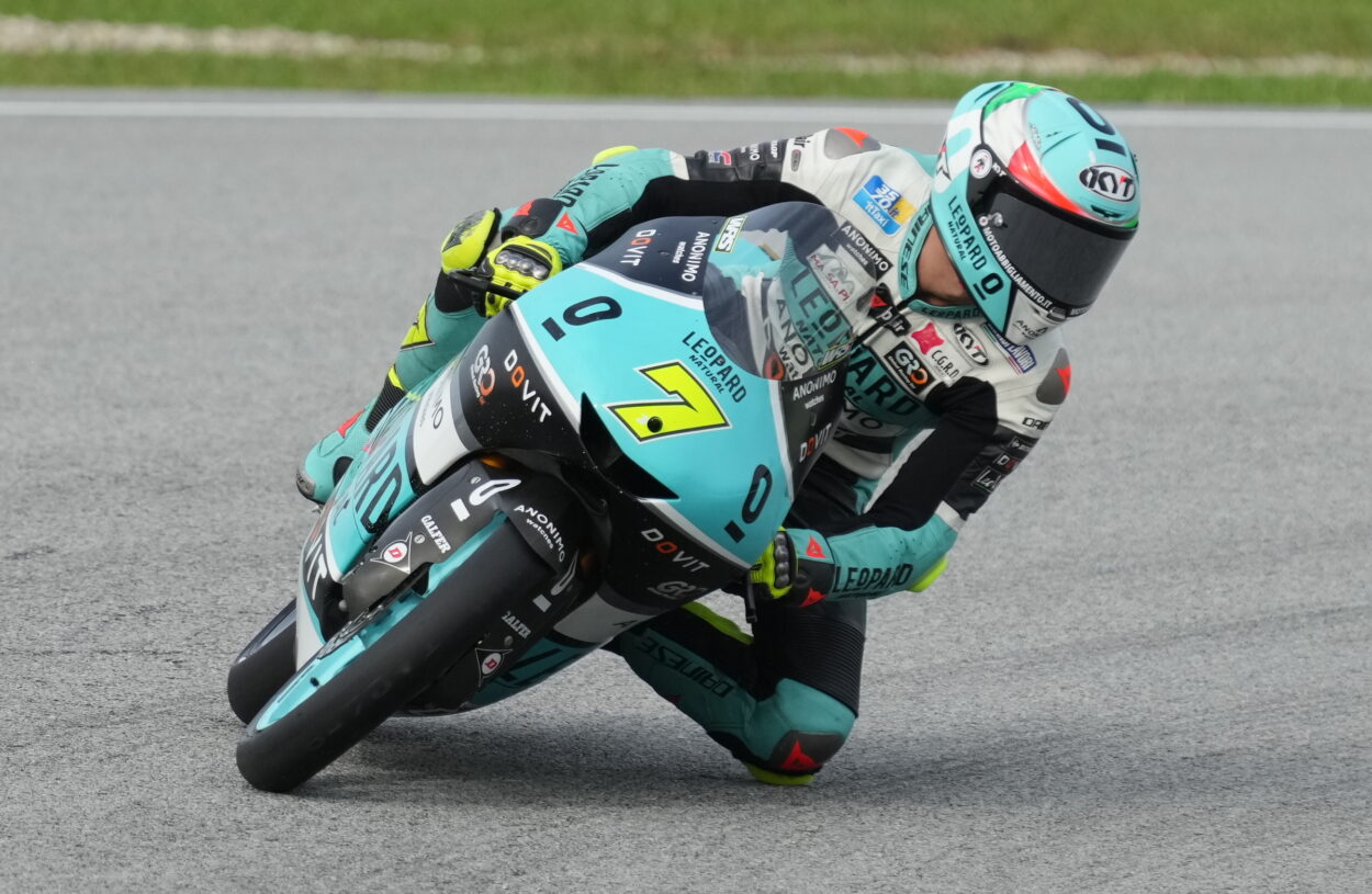 Moto3 Sepang, 연습 1-2: Dennis Foggia가 오른발로 출발