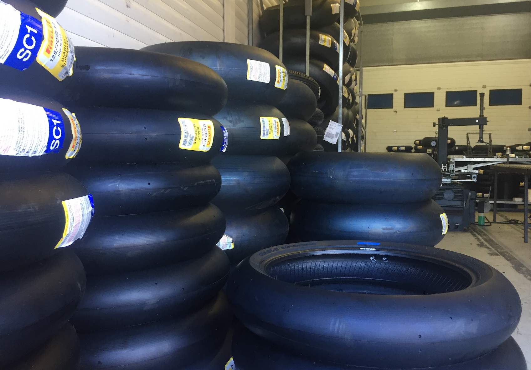 Superbike, Pirelli
