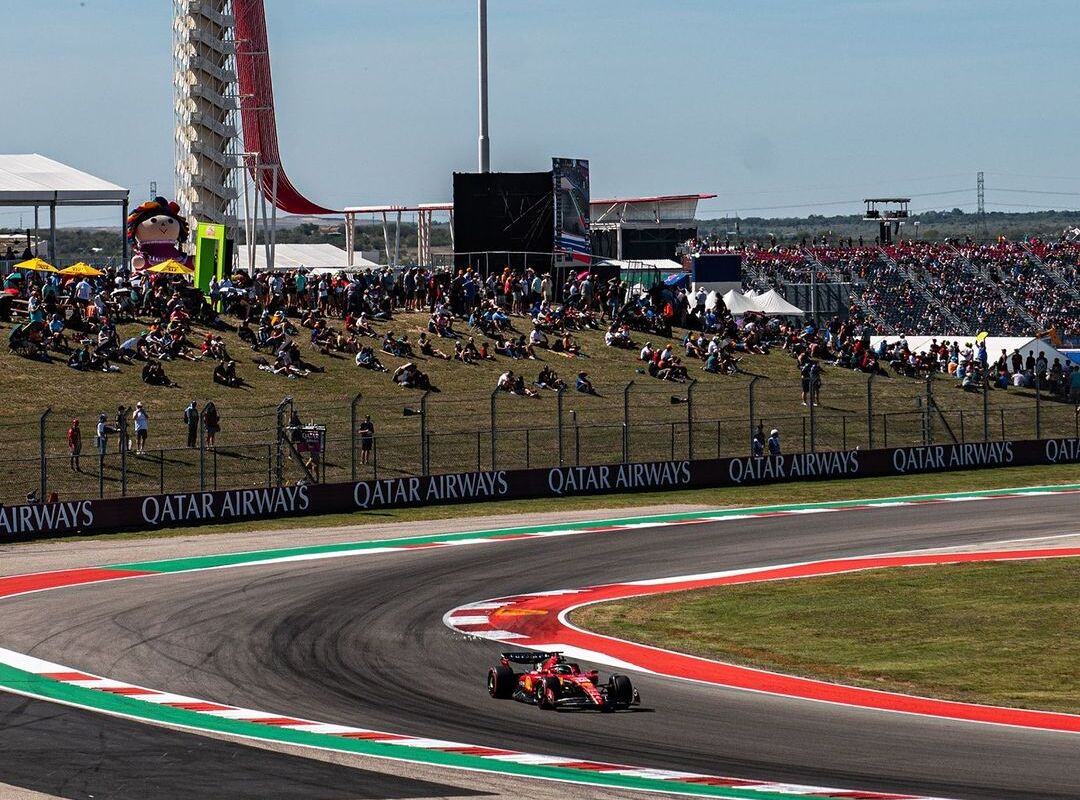 Charles Leclerc conquiert la pole position en Formule 1 à Austin