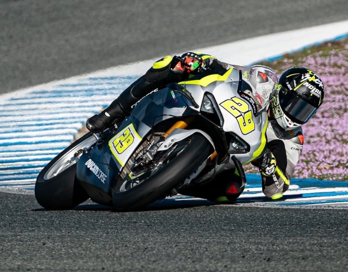 Andrea Iannone, Supebrike