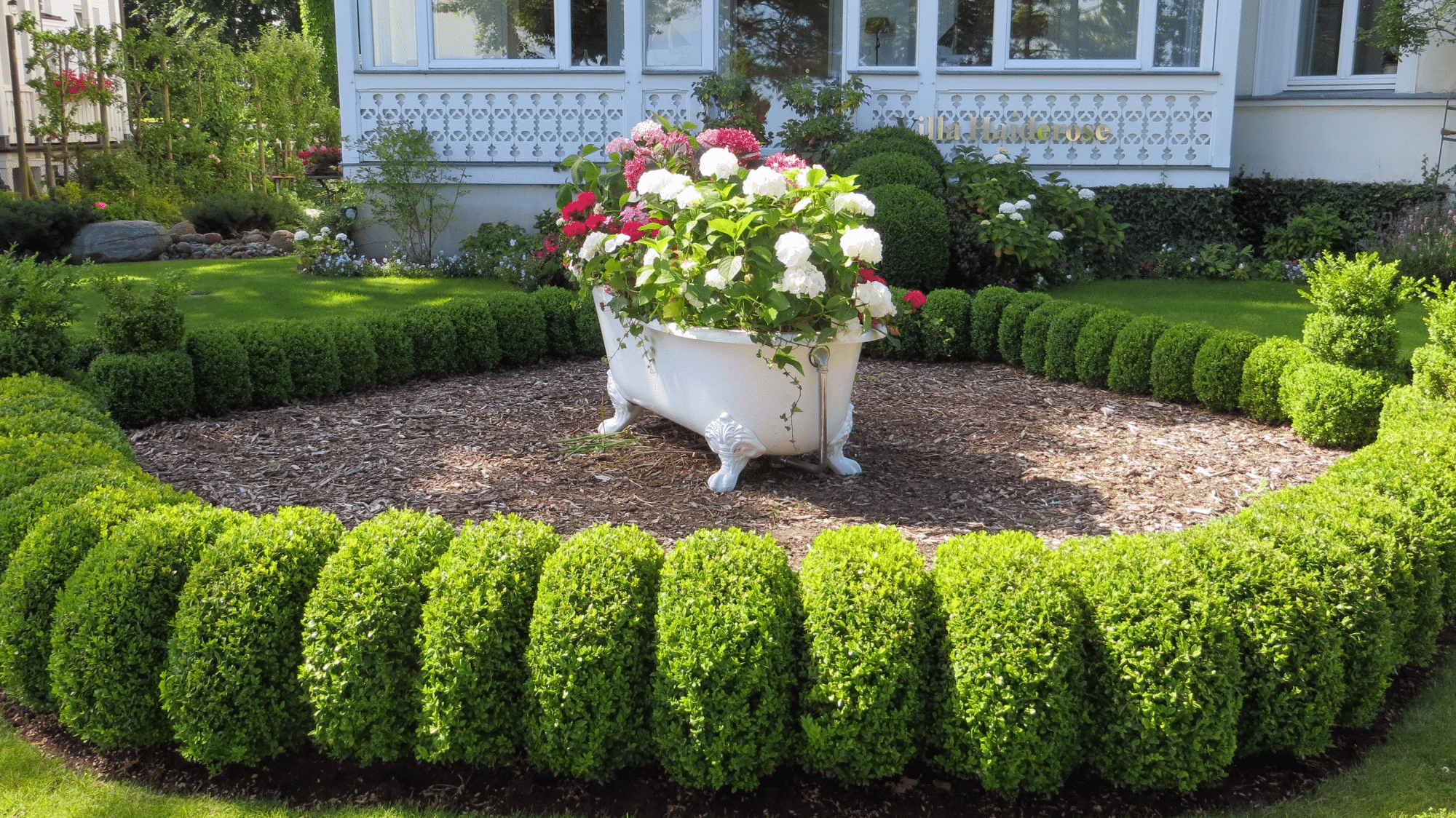 4 front yard decorating ideas you need to try